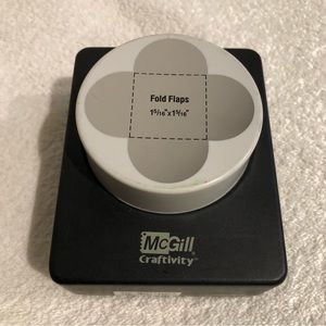 McGill Craftivity Paper Punch MINI ROUND ENVELOPE 1-5/16”x 1-5/16”